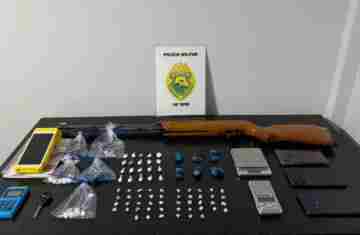 Pinhão - ROTAM prende casal por tráfico de drogas no bairro São José